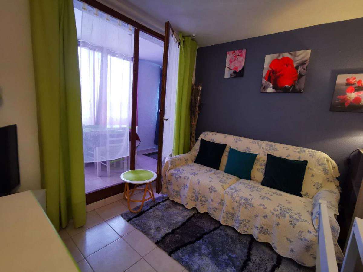 Marina Soleil Bleu: Lakeside Apartment with Comfort and Convenience Le Barcares Exterior photo