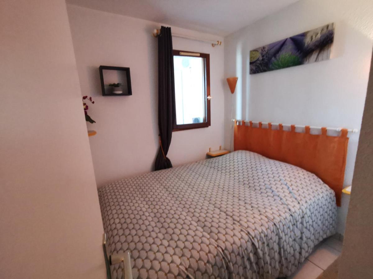 Marina Soleil Bleu: Lakeside Apartment with Comfort and Convenience Le Barcares Exterior photo